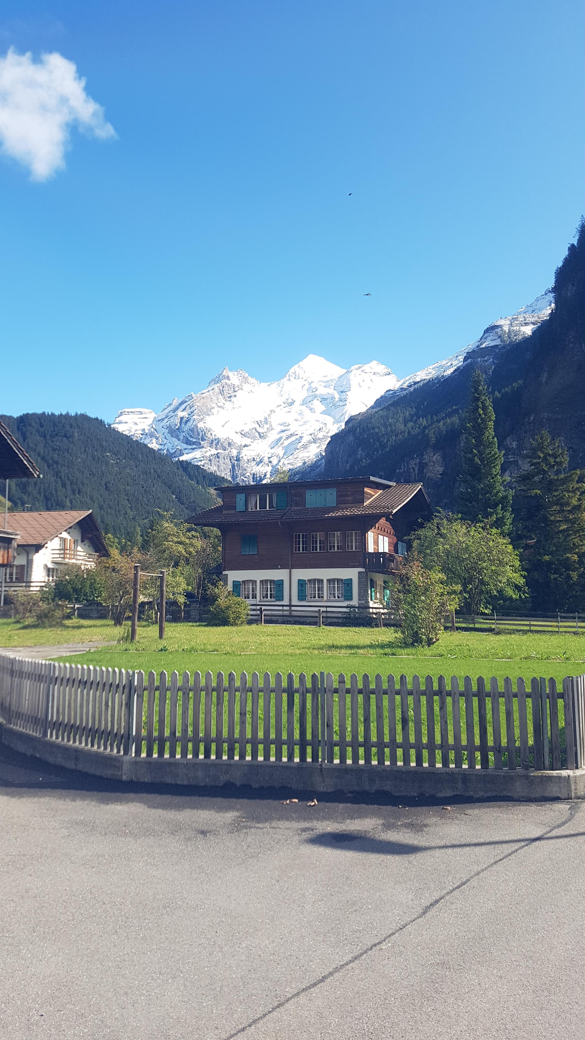 Blüemlisalp Aussicht vom Balkon Blüemlisalp Aussicht vom Balkon