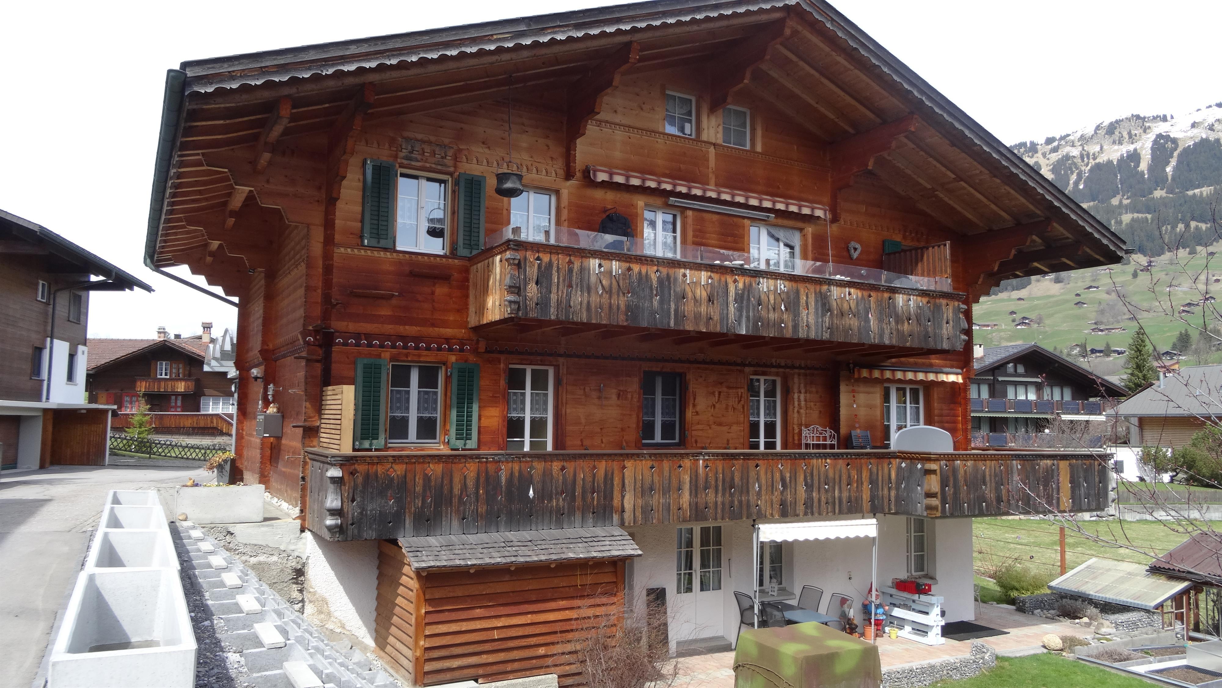 Haus im Frühjahr Haus im Frühjahr