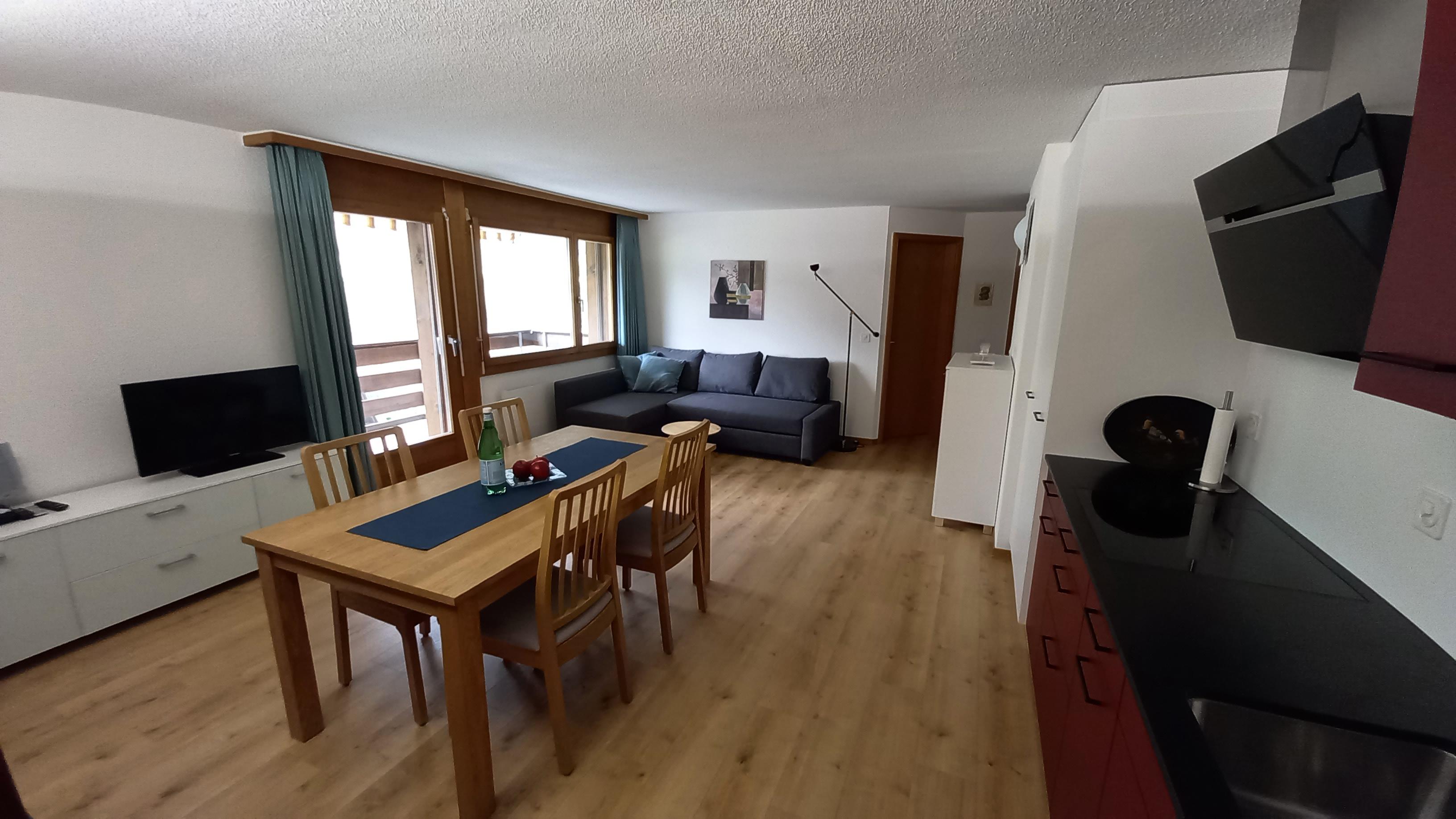 Wohn-/Esszimmer (1) Wohn-/Esszimmer (1)