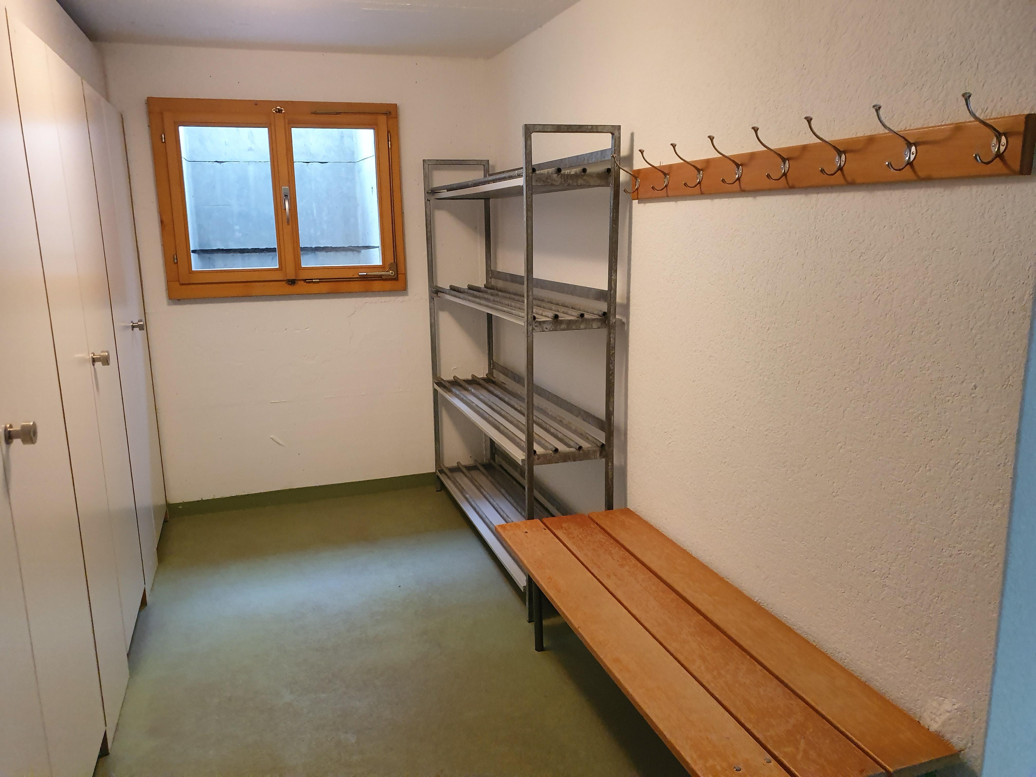 Schuhgestell im UG Schuhgestell im UG