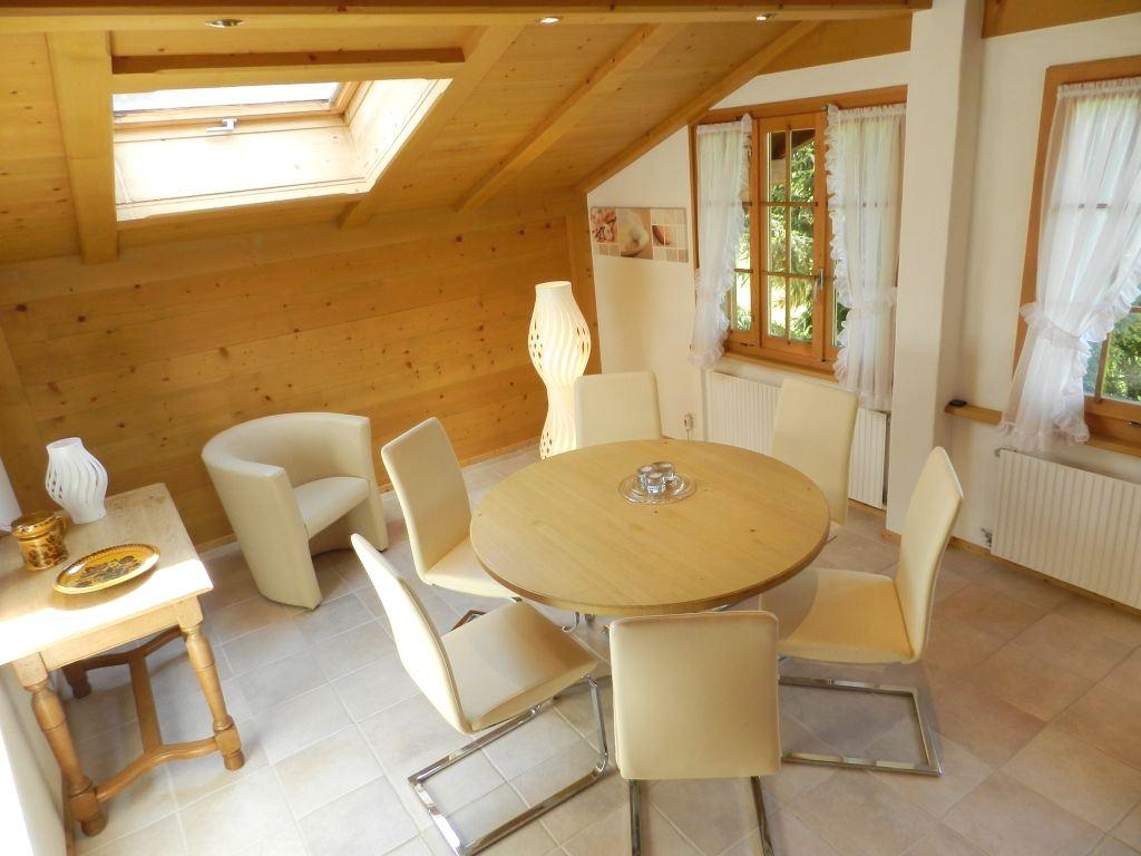 Esszimmer / Küche (2) Esszimmer / Küche (2)