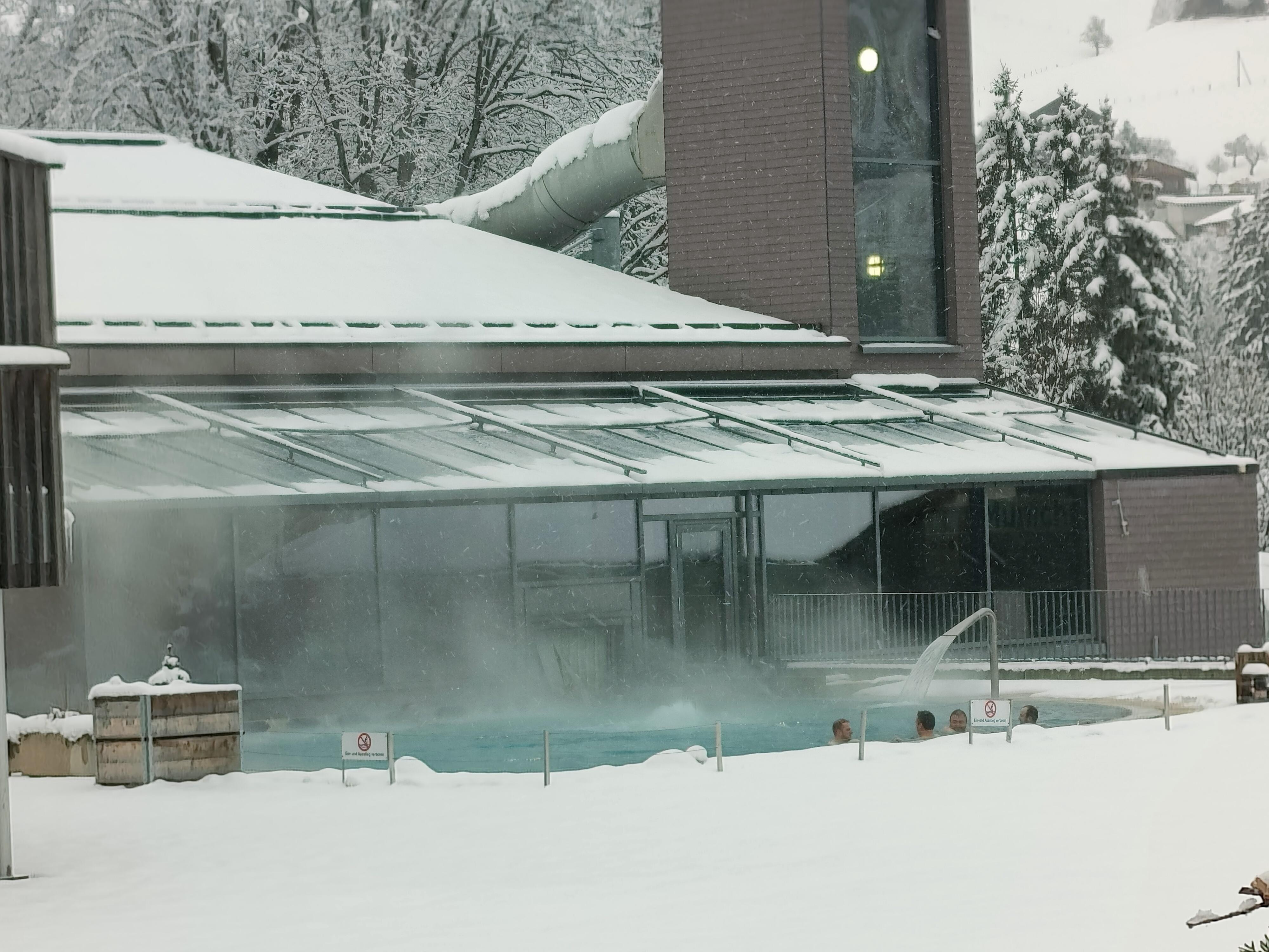 Geheiztes Aussenbad Geheiztes Aussenbad