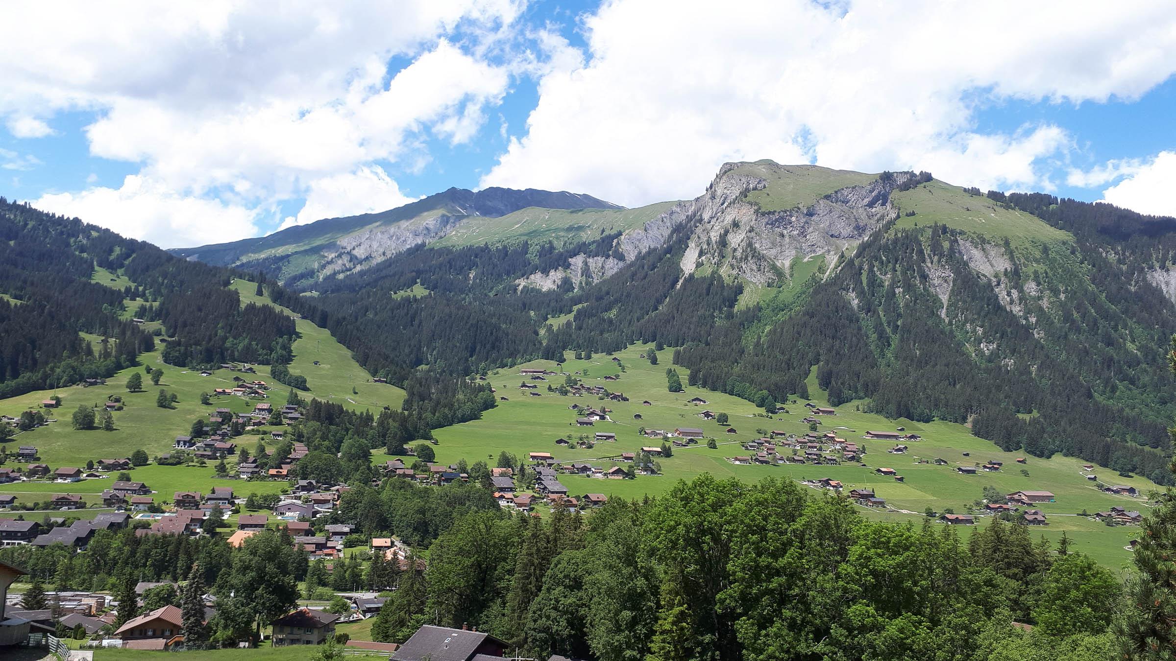 Blick auf das Dorf und den Flösch Blick auf das Dorf und den Flösch
