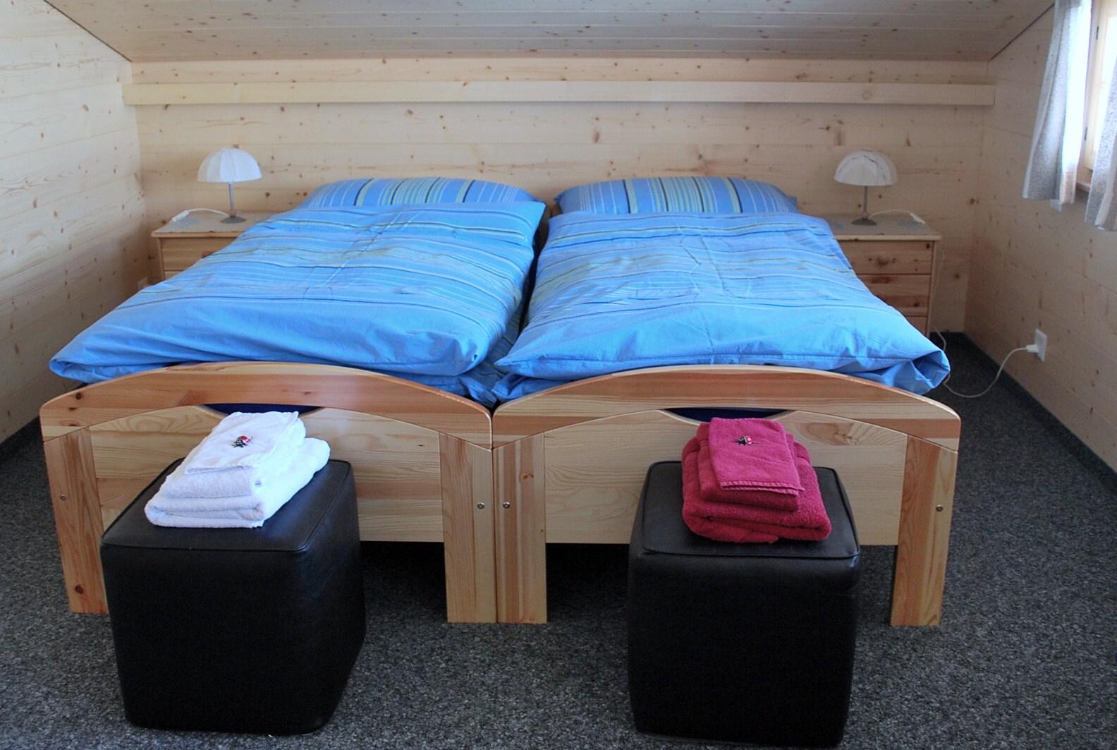 Schlafzimmer gross Schlafzimmer gross