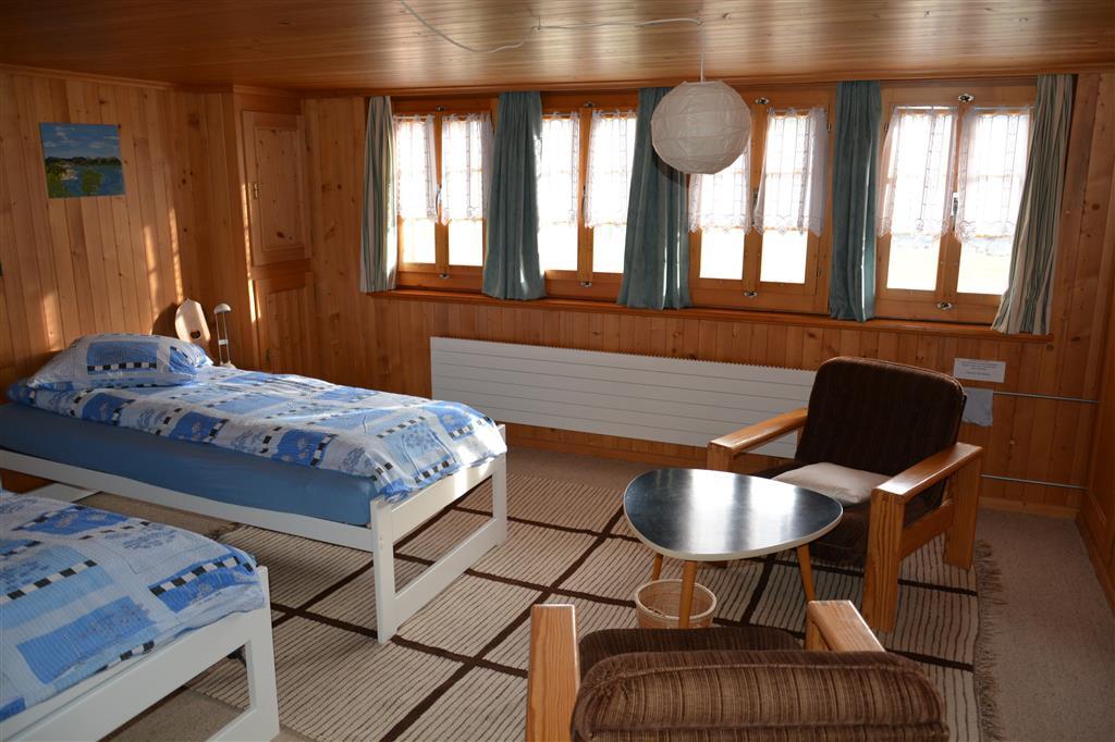 Vierbettzimmer (1. Stock) (1) Vierbettzimmer (1. Stock) (1)