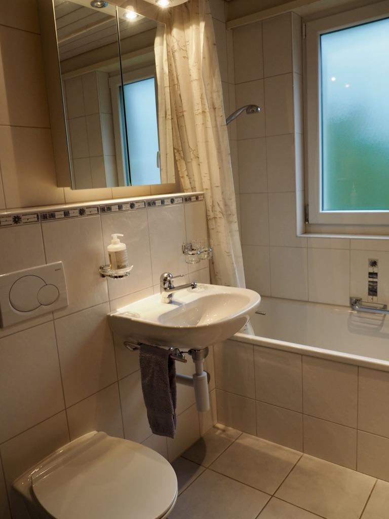 Wohnung "Doldenhorn" Bad Wohnung "Doldenhorn" Bad