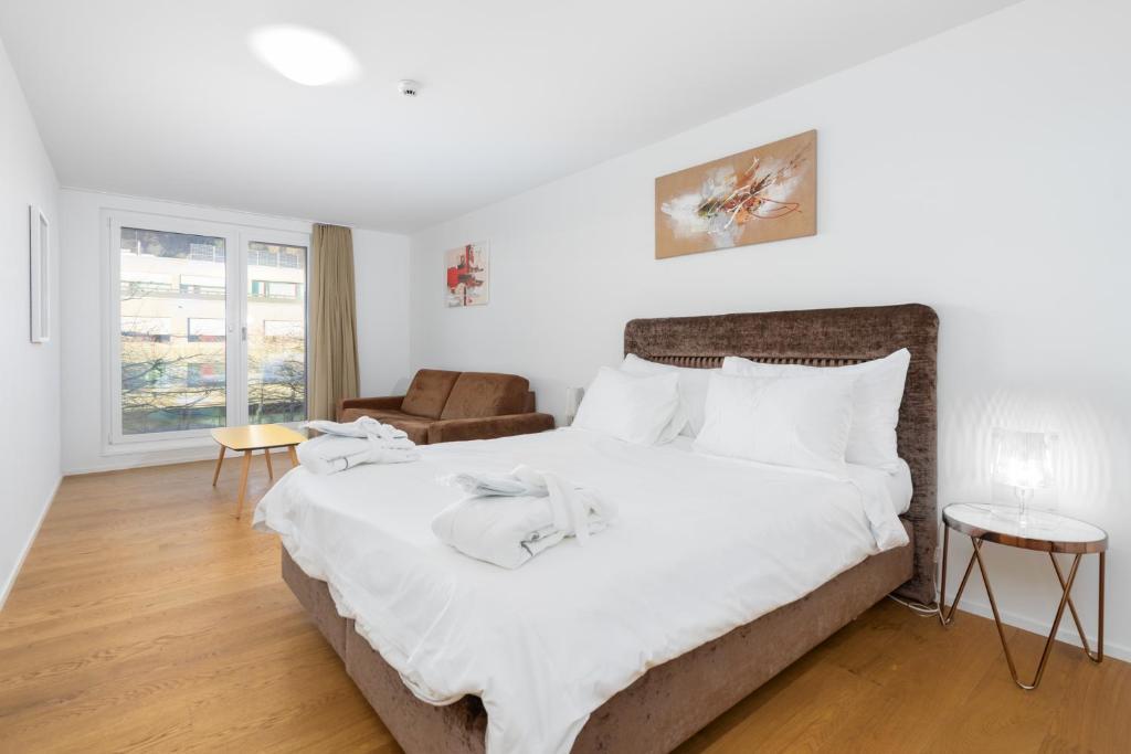 Picture TWO-BEDROOM 4 Picture TWO-BEDROOM 4