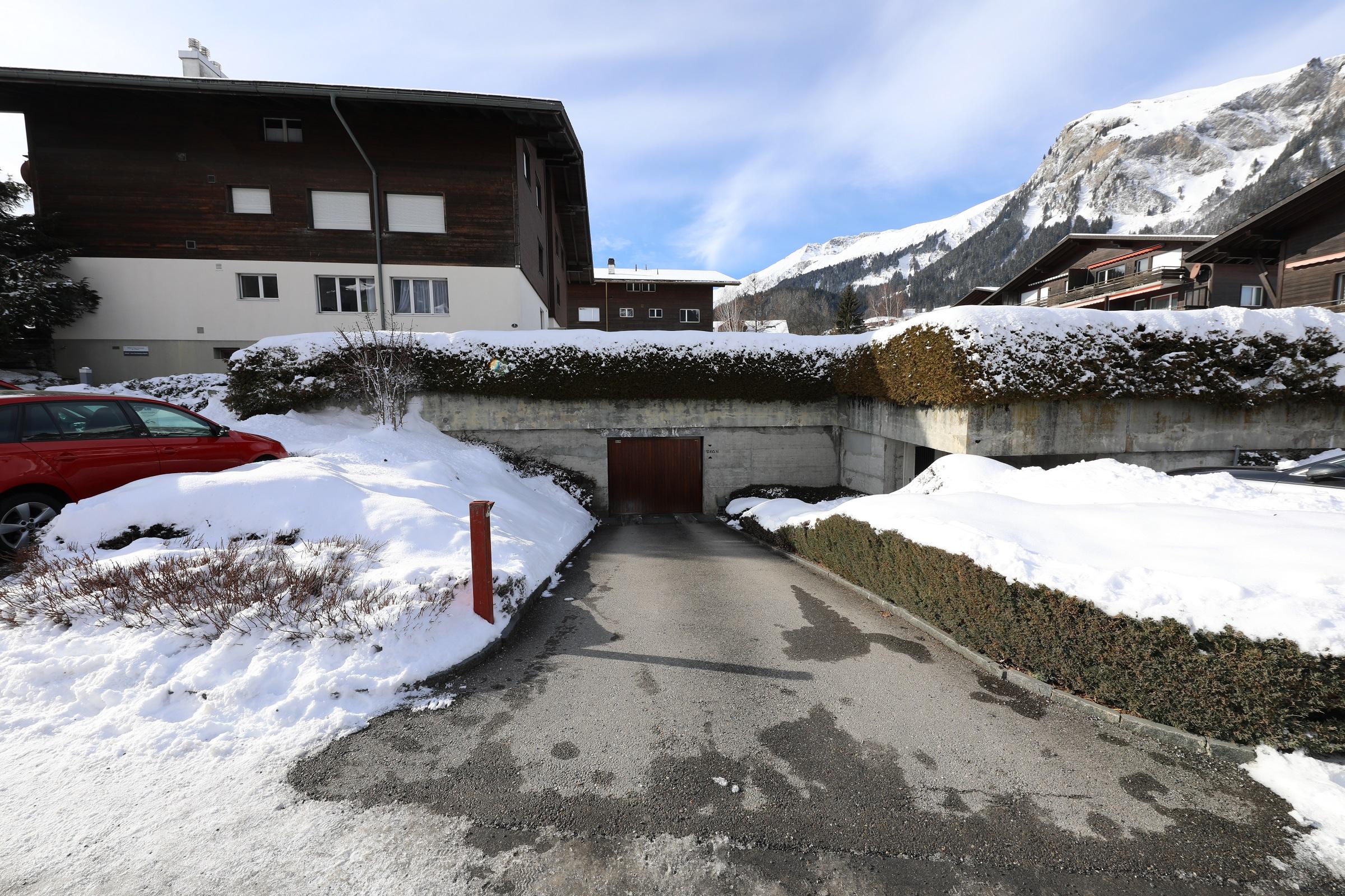 Die Zufahrt in die Einstelhalle Die Zufahrt in die Einstelhalle