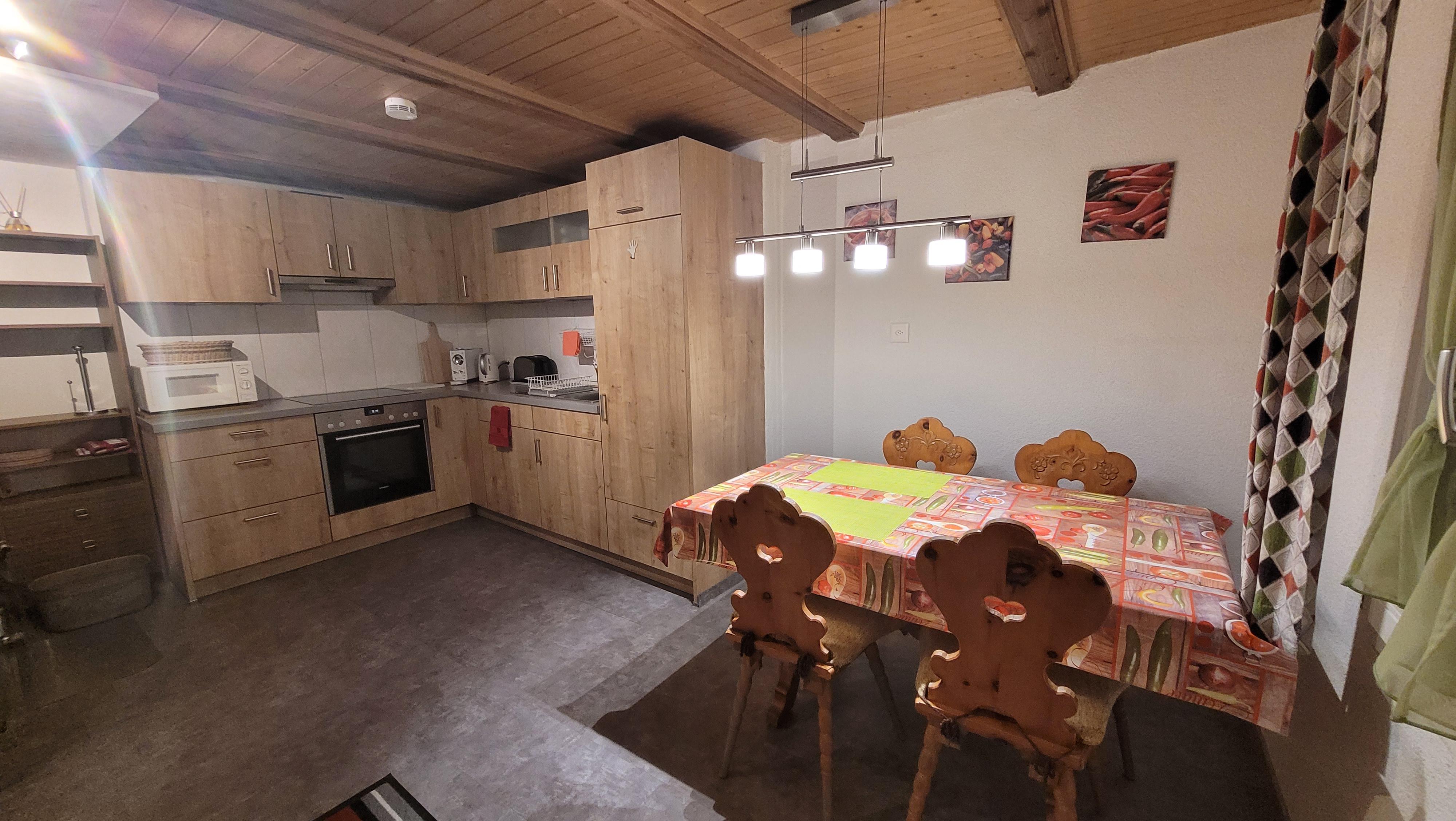 Küche und Essbereich Küche und Essbereich