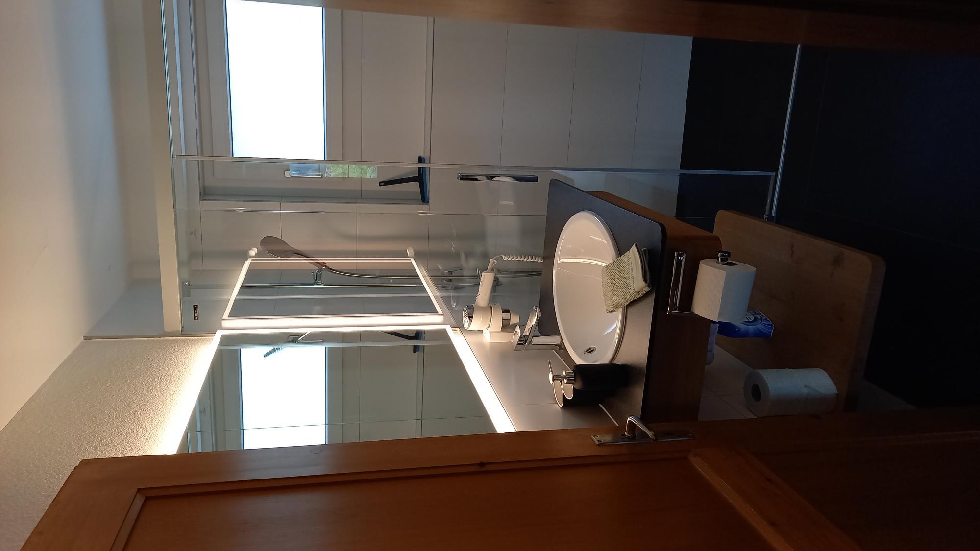 1000008216 (002) 1000008216 (002)