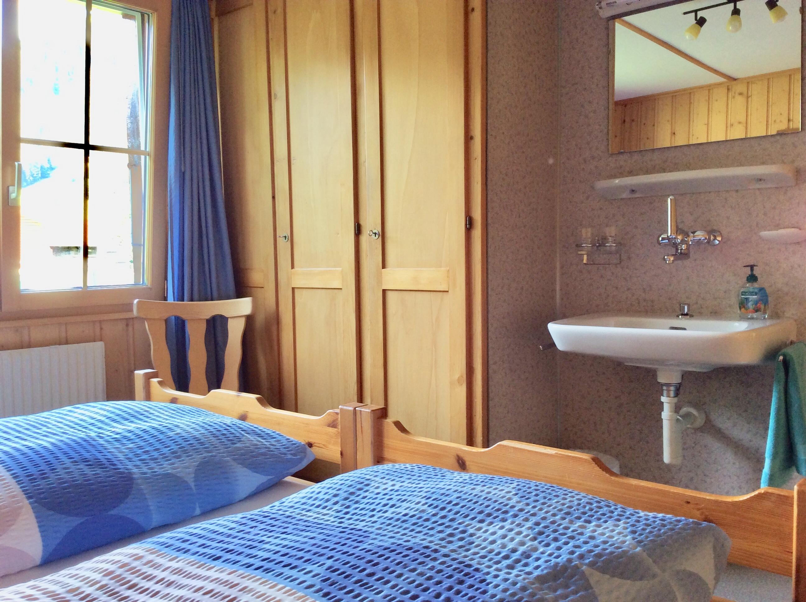 Elternschlafzimmer mit Lavabo Elternschlafzimmer mit Lavabo