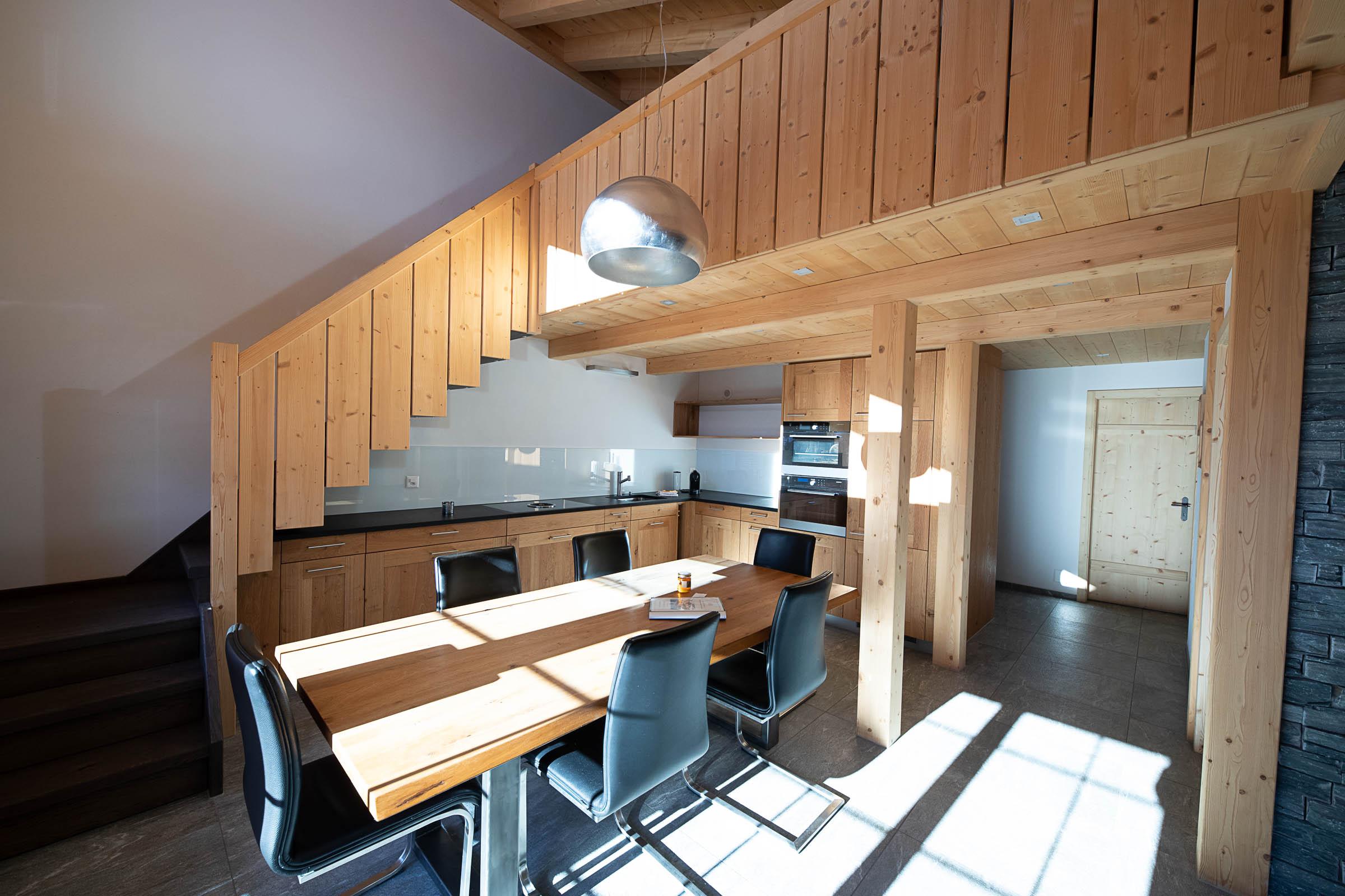 Der Essplatz mit der Küche Der Essplatz mit der Küche