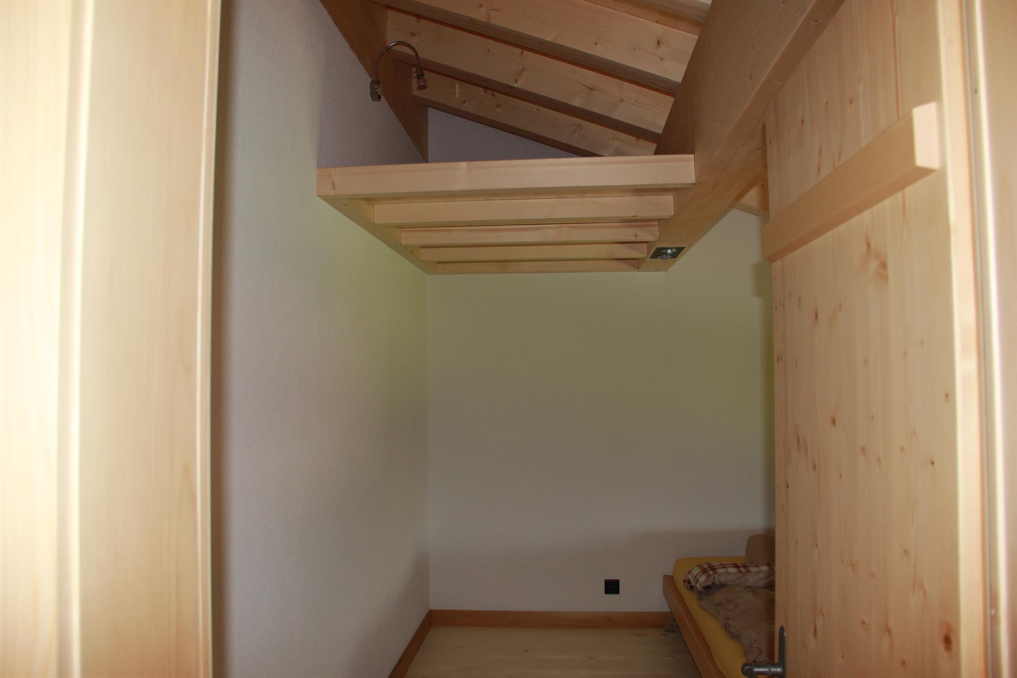 Gallerie mit Einzelbett im Schlafzimmer 3 und 4 Gallerie mit Einzelbett im Schlafzimmer 3 und 4