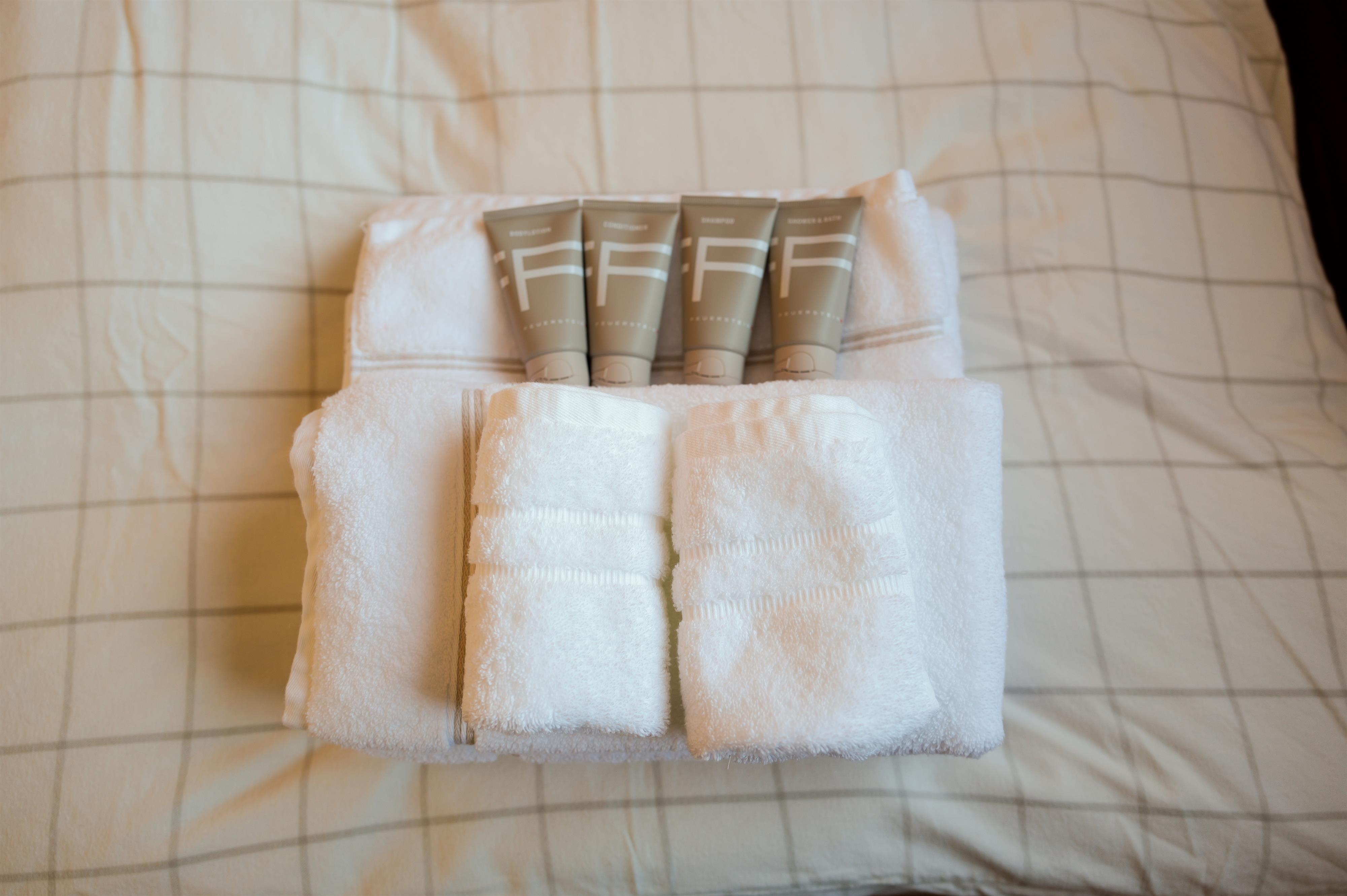 Badzimmerwäsche mit Shampoo Badzimmerwäsche mit Shampoo