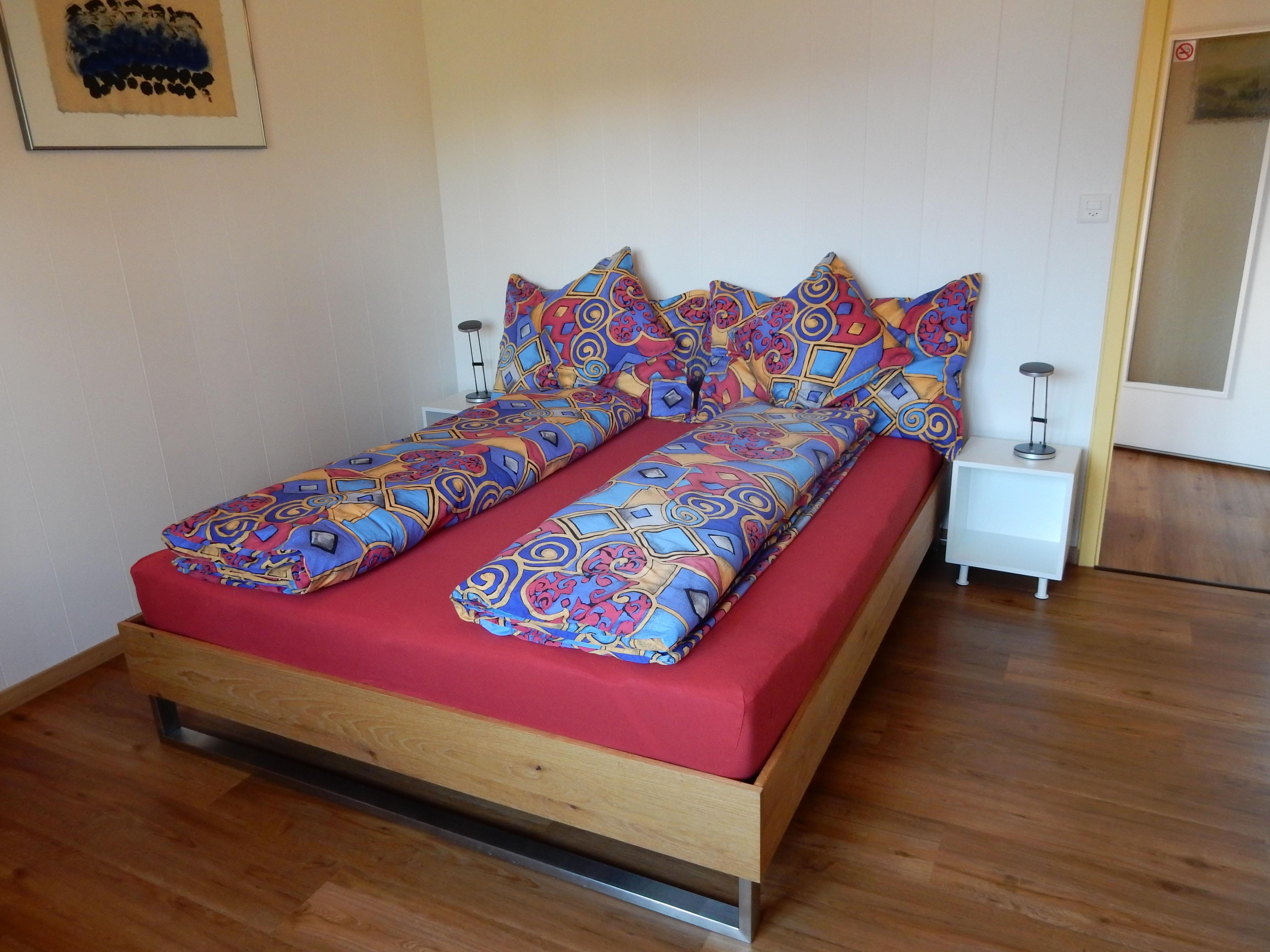 Schlafzimmer mit Doppelbett 2 Schlafzimmer mit Doppelbett 2