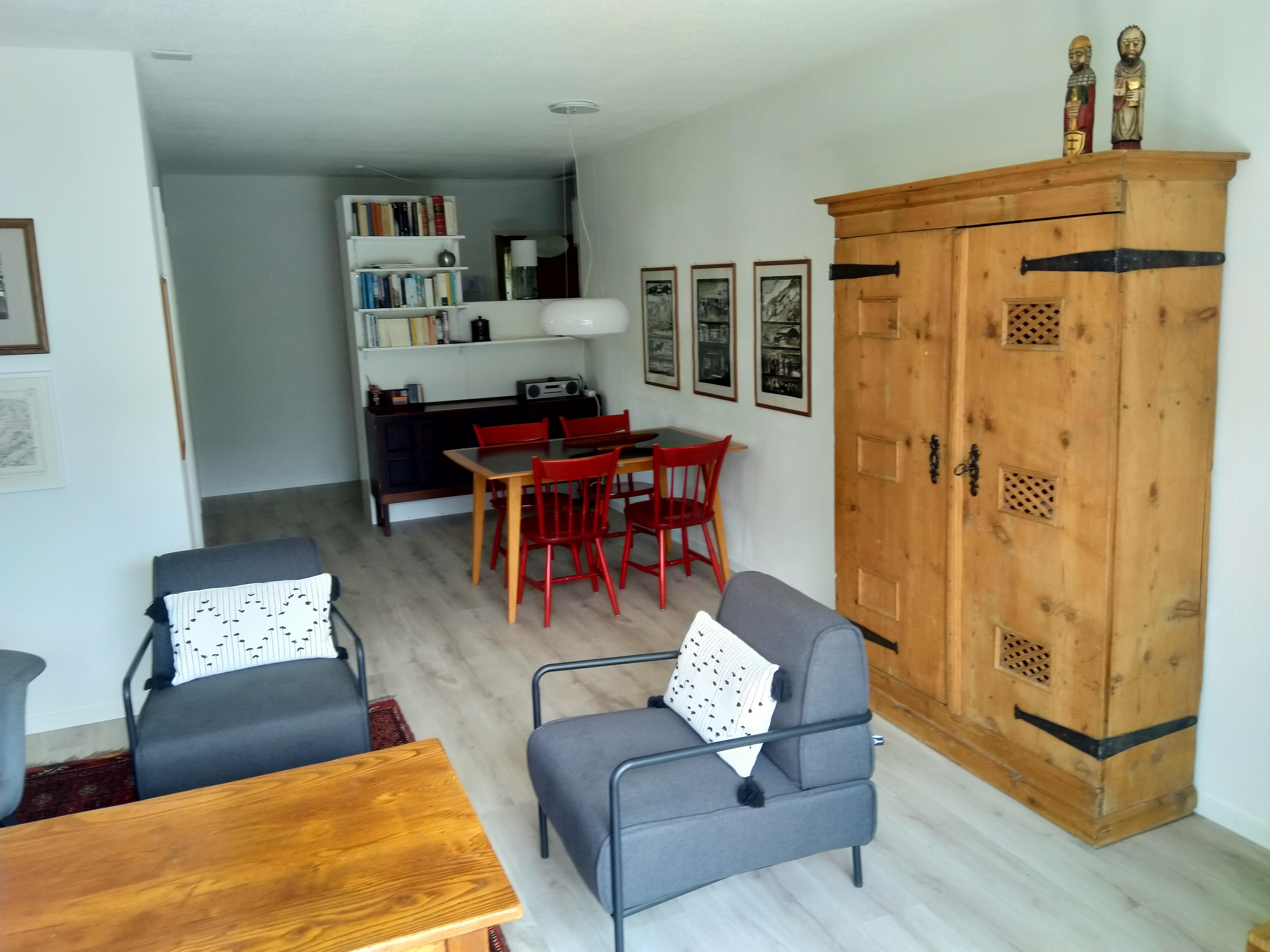 Wohnraum mit Esstisch Wohnraum mit Esstisch