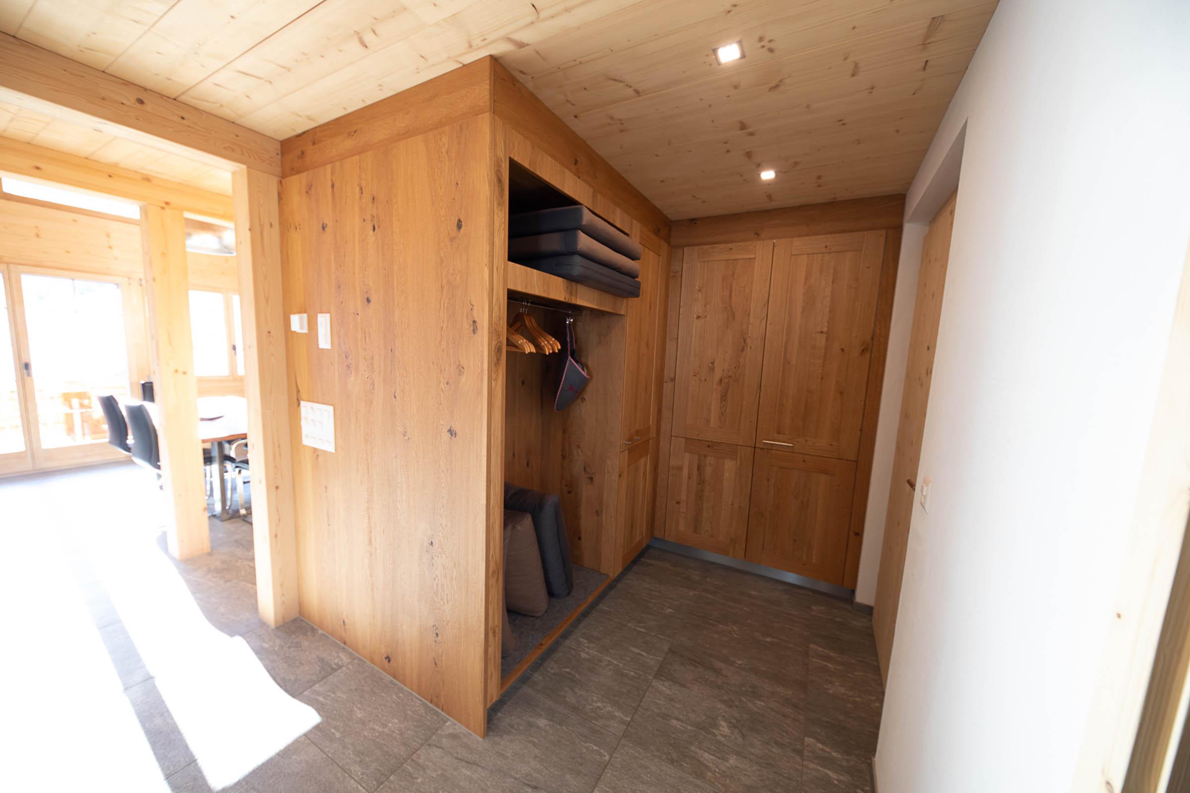 Das Entrée mit der Garderobe Das Entrée mit der Garderobe