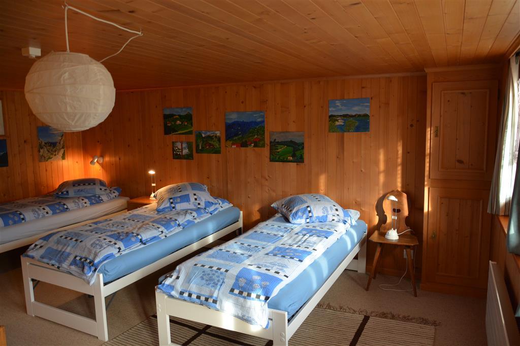 Vierbettzimmer (1. Stock) (2) Vierbettzimmer (1. Stock) (2)