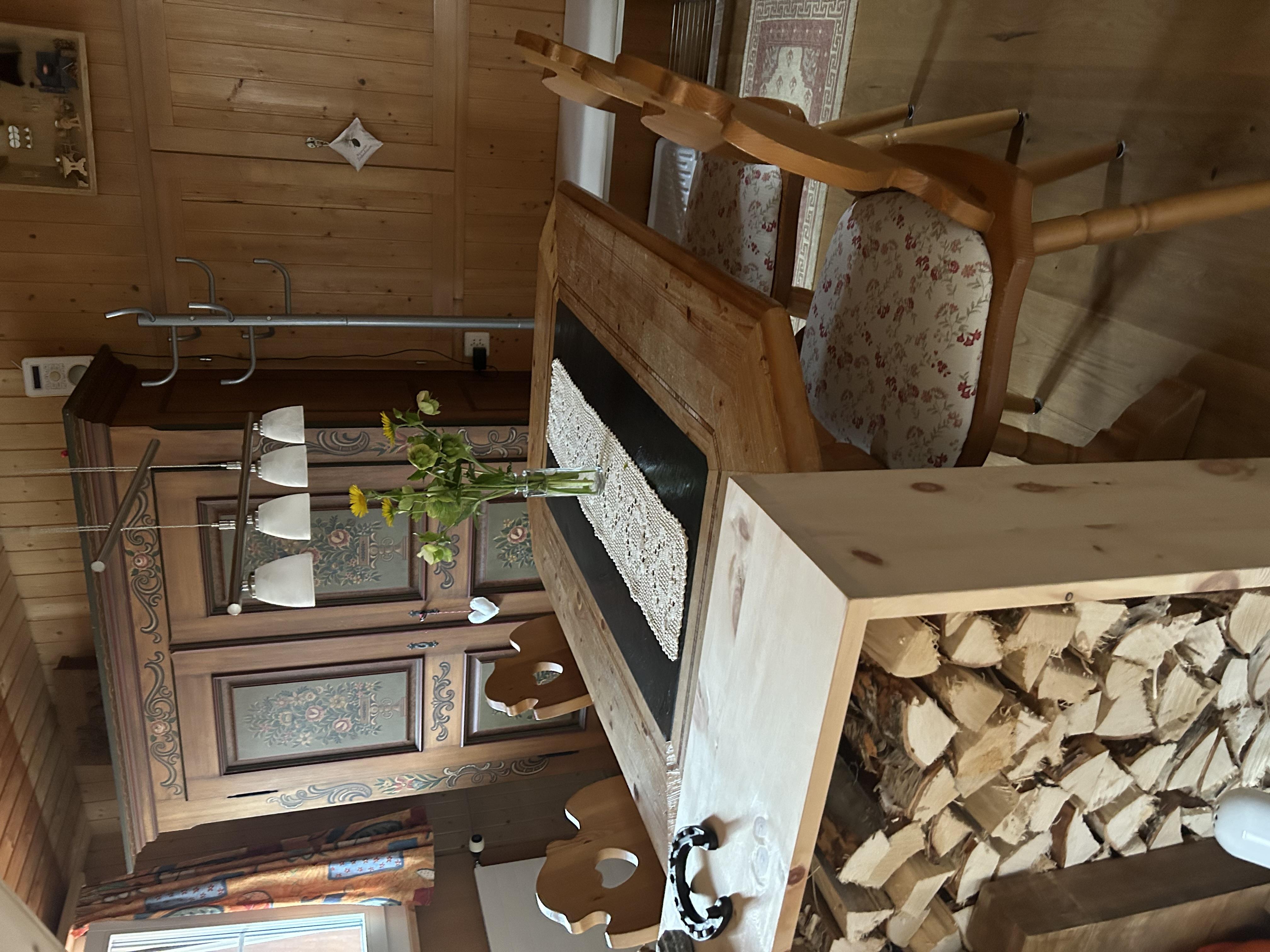 Essraum mit Schrank Essraum mit Schrank