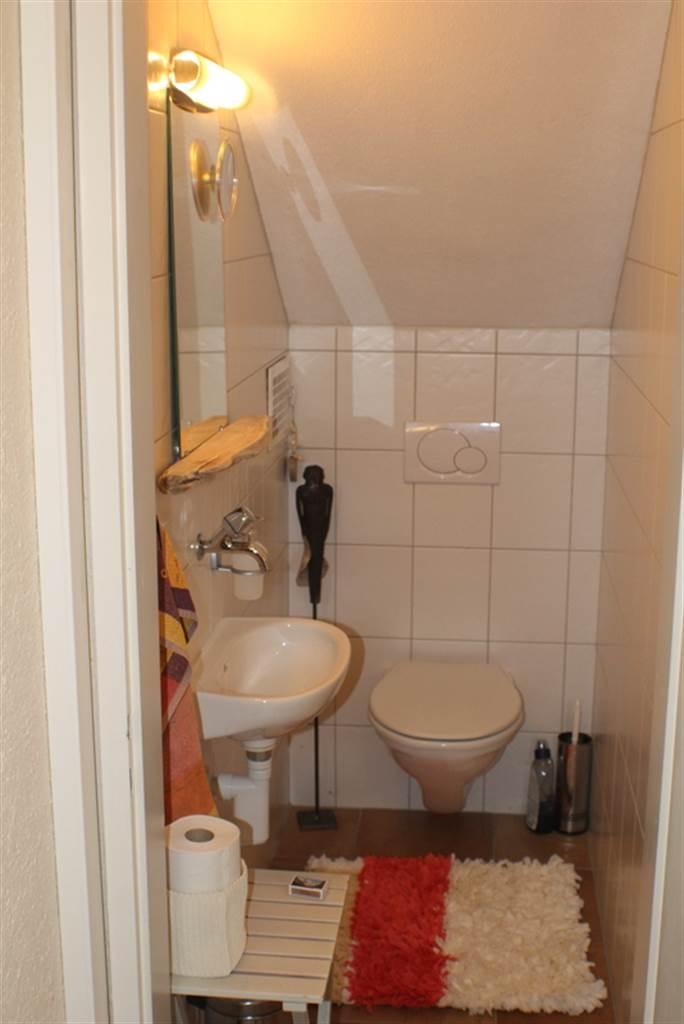 Separate Toilette Separate Toilette