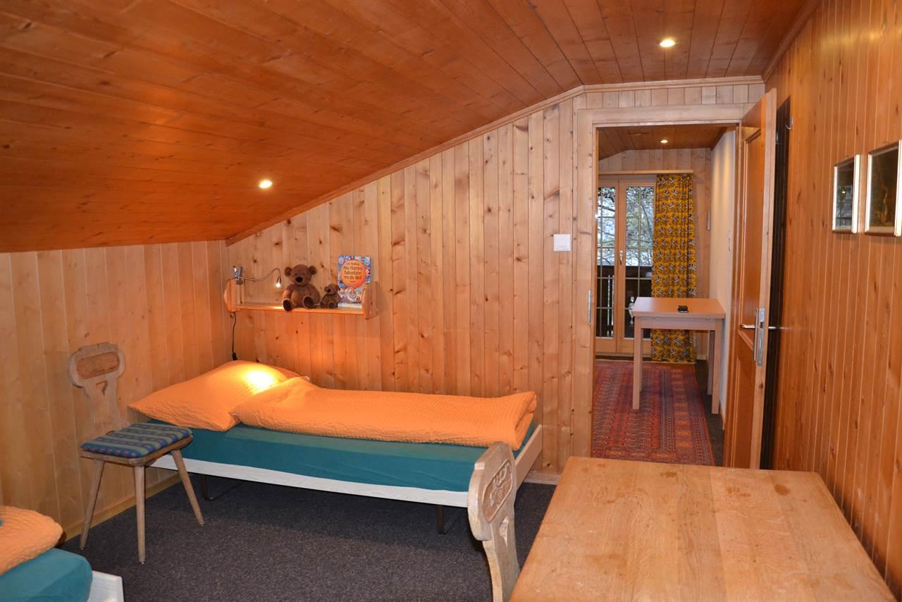 Schlafzimmer rechts im OG., mit Blick in Vorraum Schlafzimmer rechts im OG., mit Blick in Vorraum