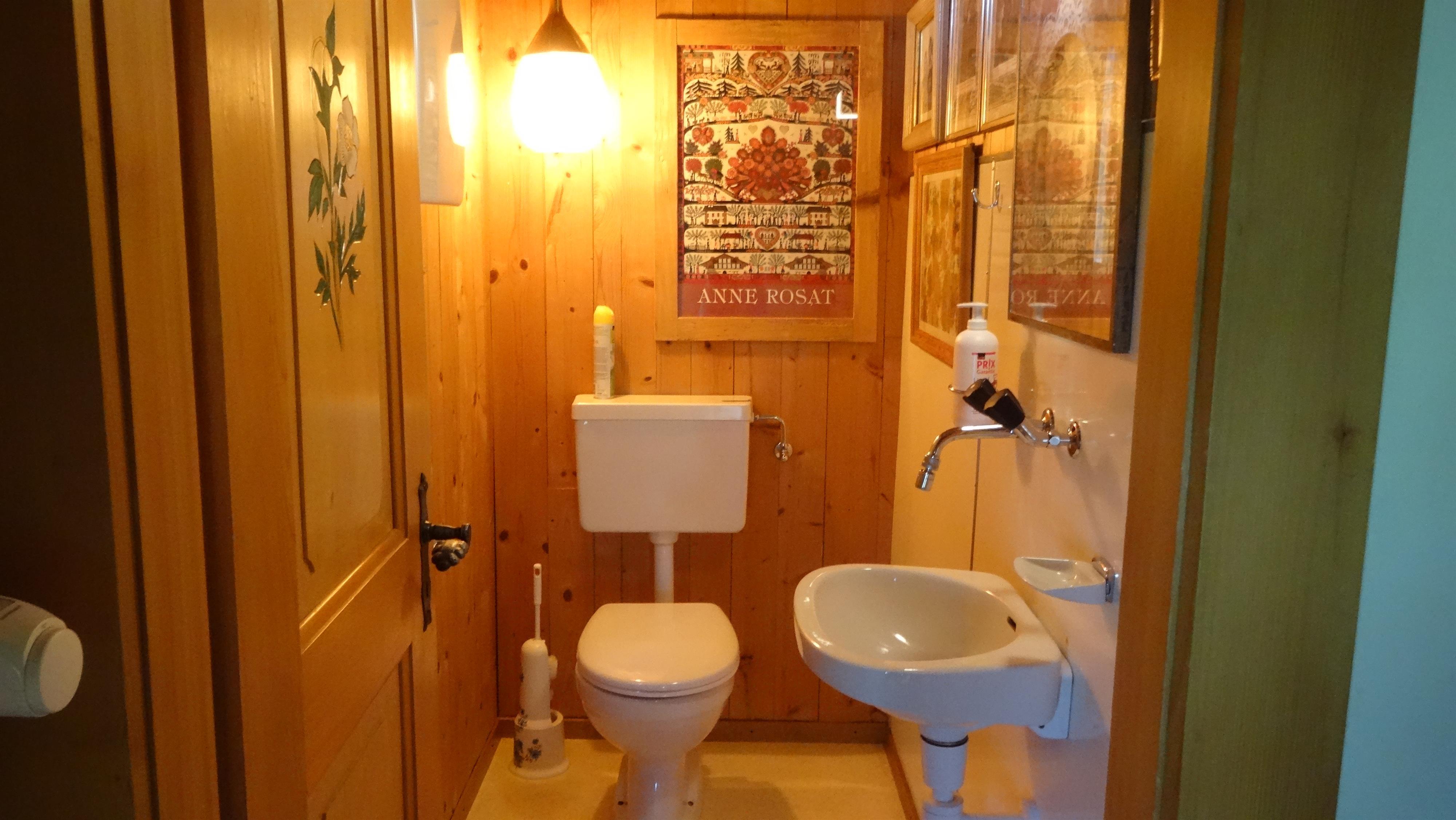 Toilette mit Lavabo Toilette mit Lavabo