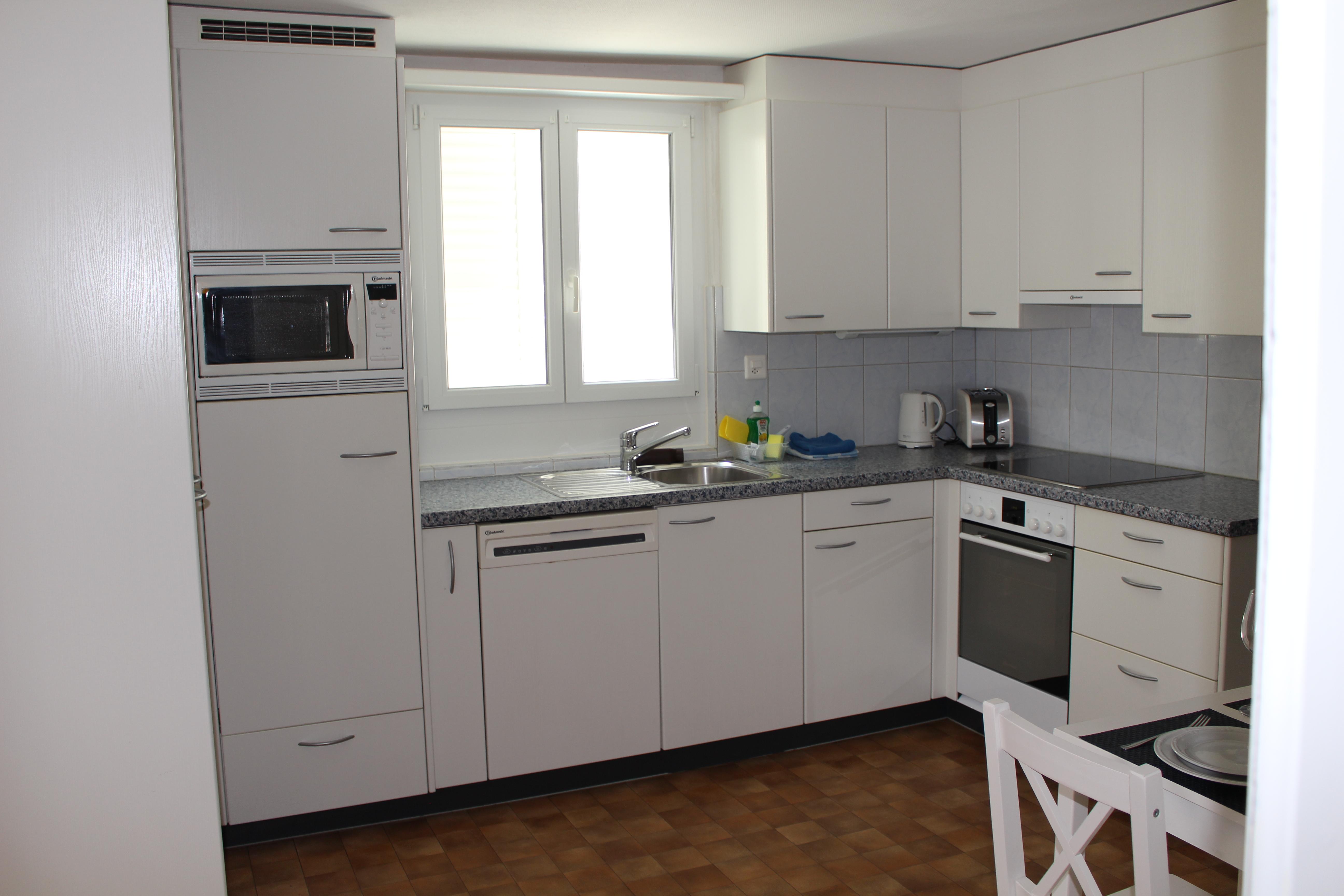 Küche mit Mikrowelle etc-kitchen with microwave eg Küche mit Mikrowelle etc-kitchen with microwave eg