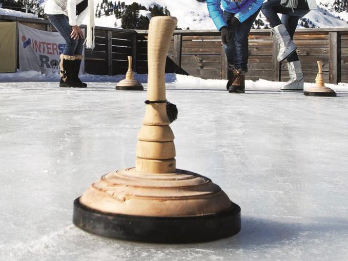 Eisstockschießen im Römerpark
