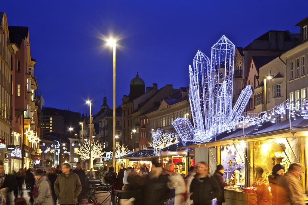 Christmas Market in the Maria-Theresien-Straße