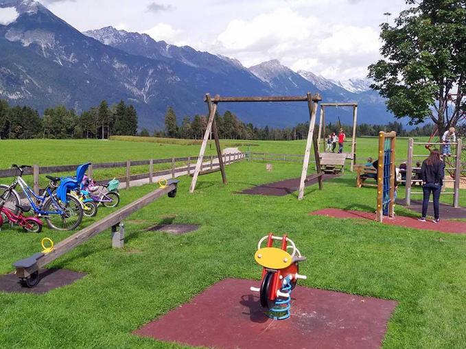 Kinderspielplatz "Untere Felder"