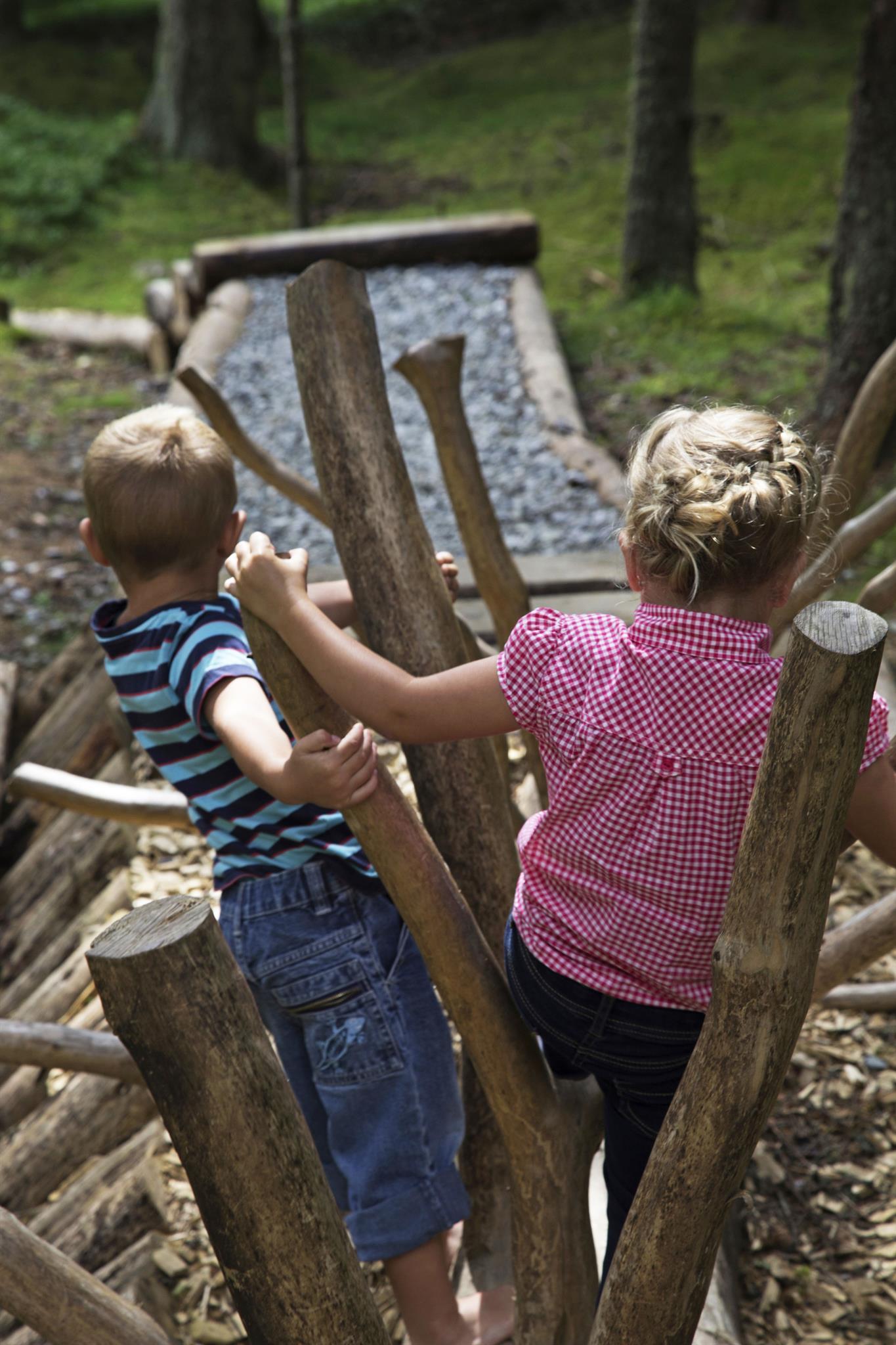 Geführte Barfusswanderung für Familien und Naturliebhaber
