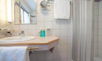 Bathroom Apartment 103
