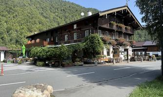 Guesthouse Mauth in Kirchdorf in summer