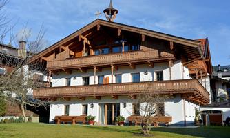 Farberhof-Koessen-Huettfeldstrasse-Fam-Steinlechne