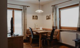 Essbereich Staffenberg Alpengruß