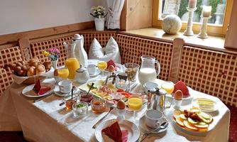 Frühstückstisch im Hüttschmiedhof