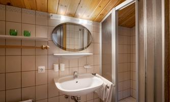 Gaestehaus_Landegger_Feldweg_7_Koessen_04_2023_App