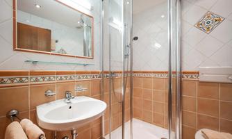 Appartement Schwaighofer, Wintergarten 1, Bad