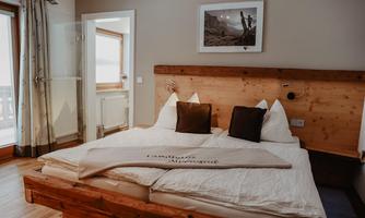 Schlafzimmer Staffenberg Alpengruß