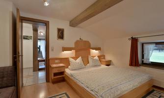 Schlafzimmer im Appartement Salitererhof