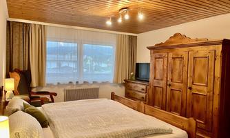 12871750-9C25-4409-B000-82054D115F82