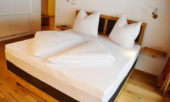 Doppelzimmer im Landhaus mit Golfblick