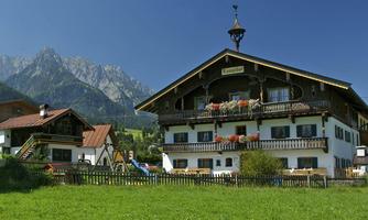 Lamplhof mit Zuhaus im Sommer