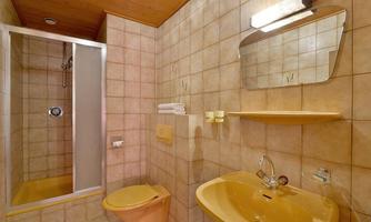 Badezimmer, Beispiel Zi 4