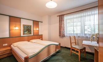 App_9_klein.Wandberg_Schlafzimmer