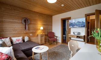 Gaestehaus_Landegger_Feldweg_7_Koessen_04_2023_App