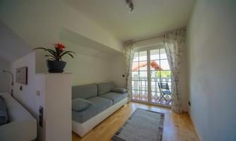 Wohn-Schlafzimmer_Apartment_Tinney