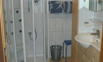 Apartment Kaiser Badezimmer Dusche
