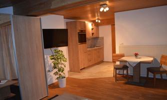 28EA9C70-3A08-444E-814A-6216E759E6AA