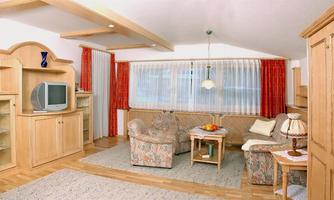 Rose Wohn-Schlafzimmer